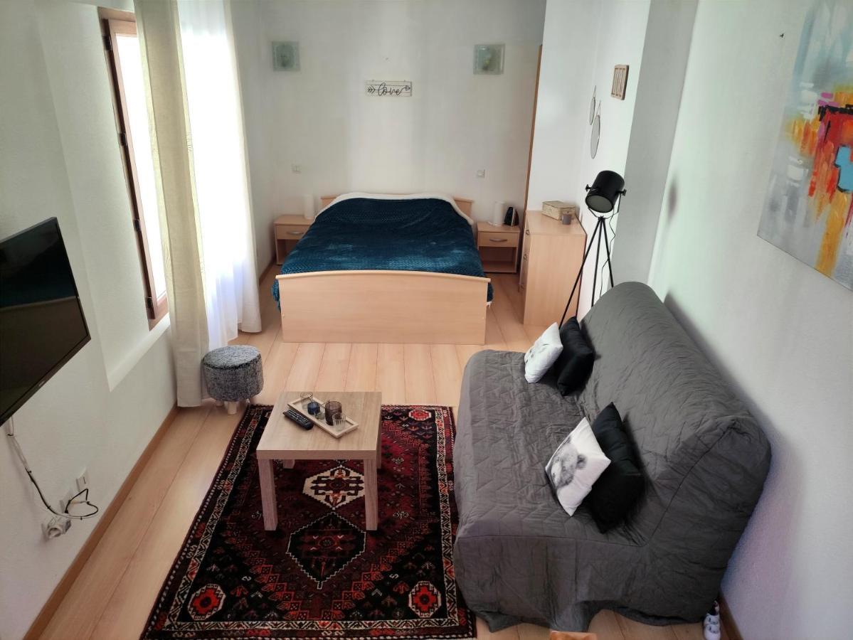 Confortable Maison De Village En Pierre Typique Молич Экстерьер фото