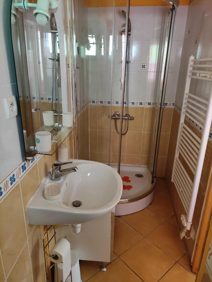 Confortable Maison De Village En Pierre Typique Молич Экстерьер фото
